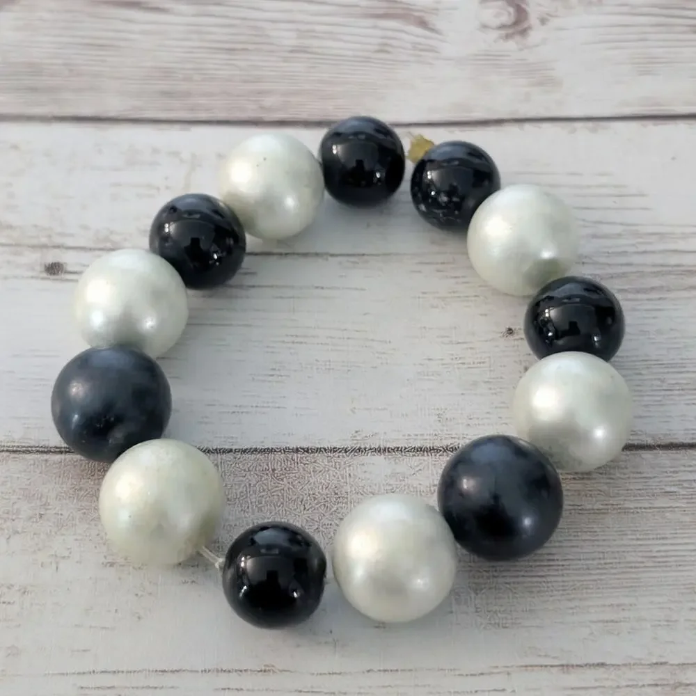 Vintage Stretch Bracelet Cream & Black Chunky - Condition Issues